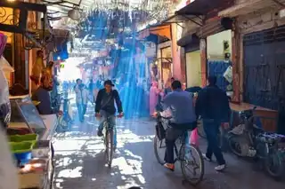 Visit the souks of Marrakech: a walk in the heart of the country's most beautiful traditional markets