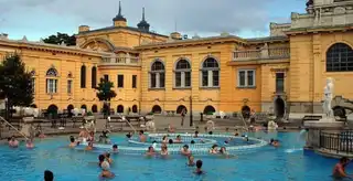 Visit the thermal baths Széchenyi in Budapest: tickets, prices, schedules